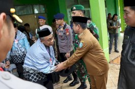 Tasming Hamid Lepas 92 Jamaah Calon Haji Parepare, Pesan Fokus Ibadah dan Jaga Kesehatan
