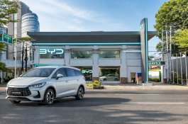 BYD M6 DM Resmi Masuk Indonesia, MPV Hybrid Plug-in Ini Klaim Konsumsi Tembus 65 Km per Liter