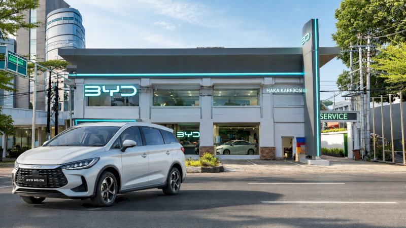 BYD M6 DM, MPV