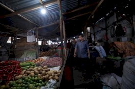 Pastikan Harga Tetap Terkendali, Pemkot Parepare Sidak Sembako di Pasar Tradisional Lakessi
