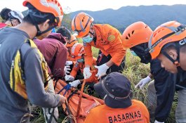 Pendaki Tersambar Petir di puncak Gunung Monrolo Maros