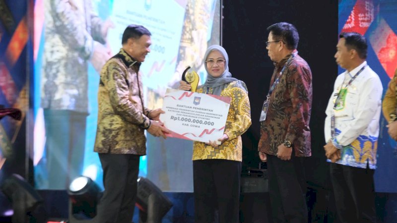 Komitmen Tekan Kemiskinan dan Stunting, Gowa Raih Penghargaan dari Kemendagri