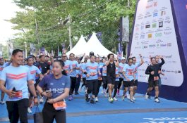 Lautan Manusia Padati Anjungan Losari Dalam Event Makassar Half Marathon 2026