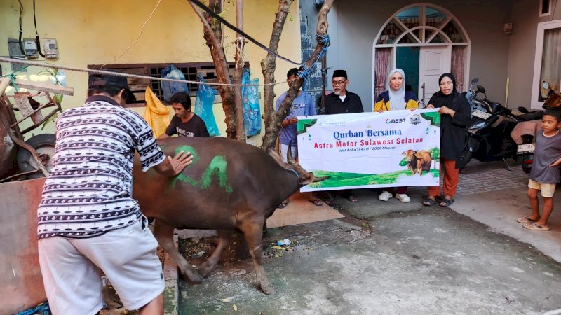 Astra Motor Sulsel menyalurkan bantuan hewan kurban tersebut diserahkan langsung kepada pengurus Masjid Darul Intiqal yang berlokasi di Jalan Sultan Alauddin Lr. 2 D, RT03/RW06, Kelurahan Mangasa, Kecamatan Tamalate, Kota Makassar