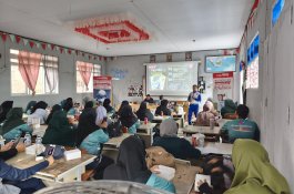 Gedor Kesadaran Lintas Generasi, Asmo Sulsel Edukasi Guru dan Orang Tua Murid SMPN 40 Makassar soal #Cari_Aman