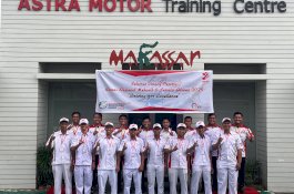 Kombinasi Sempurna! Asmo Sulsel Bekali Siswa TBSM SMK Tri Tunggal 45 Makassar Ilmu #Cari_Aman dan Teknologi Honda Icon-e