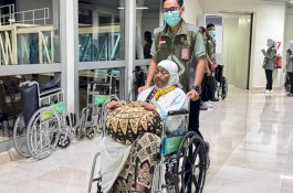 Kedatangan Perdana Jemaah Haji Debarkasi Makassar Tahun 2026 di Bandara Internasional Sultan Hasanuddin