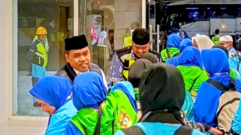 Bupati Wajo Sambut Langsung Kepulangan 384 Jamaah Haji Kloter 4 di Bandara Hasanuddin