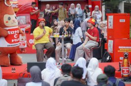 Sasar Ribuan Mahasiswa, Oronamin C Gandeng Doublehelix Kampanyekan Ketahanan Fisik Gen Z Makassar