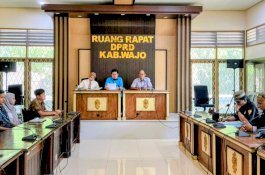 DPRD Wajo Fasilitasi Aspirasi Warga soal Tiang Listrik di Area Masjid, PLN Paparkan Mekanisme Pemindahan