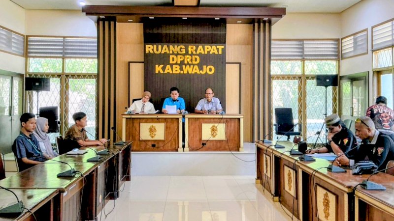 DPRD Wajo Fasilitasi Aspirasi Warga soal Tiang Listrik di Area Masjid, PLN Paparkan Mekanisme Pemindahan