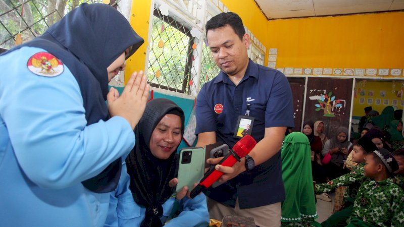 PT Pegadaian Area Palopo, perusahaan resmi menggelar program Corporate Social Responsibility (CSR) bertajuk "Gold Generation - Berbagi Senyum dan Semangat Belajar untuk Generasi Emas". 