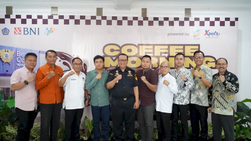 Kantor Pengawasan dan Pelayanan Bea dan Cukai (KPPBC) Tipe Madya Pabean B Makassar mengambil langkah strategis dengan menggelar forum Coffee Morning interaktif bersama para pemangku kepentingan ekspor di wilayah kerjanya.