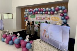 Siswa Kelas 1 dan 2 SD Islam Athirah Bone Tampil Memukau, English Showcase Jadi Bukti Pendidikan Bilingual yang Inklusif