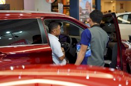 Demokrasi Teknologi Otomotif: Kalla Toyota Bawa Fitur Keselamatan Premium ke Segmen Menengah