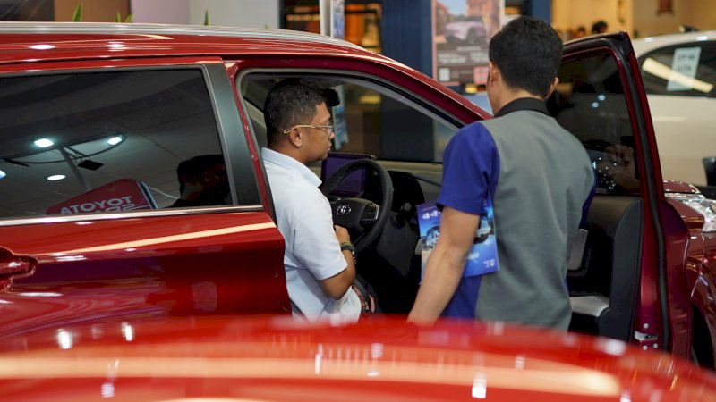 Melalui semangat "Demokrasi Teknologi", Kalla Toyota kini mendobrak batas tersebut dengan membawa sistem keselamatan premium ke lini kendaraan segmen menengah (mid-range).