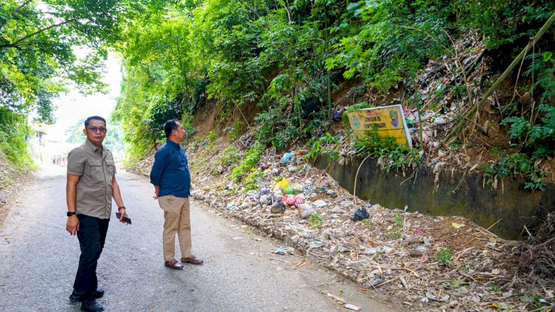Respons Cepat Bupati Wajo, Andi Rosman Sidak Lokasi Rawan Longsor di Jalan Srikaya