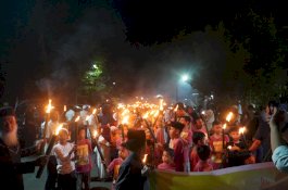 Sambut 1 Muharram 1448 H, Bukit Baruga Gelar Pawai Obor Bersama Warga dan Santri Tahfidz