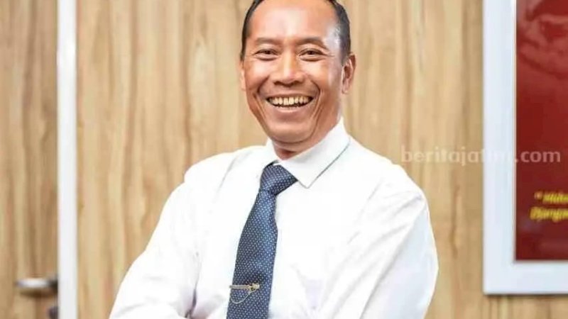 Wamendiktisaintek Prof Fauzan membuka Bank Sampah berkelanjutan SWSC di Unismuh Makassar