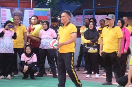 Sambut Hari Bhayangkara ke-80, Polres Wajo Ajak Masyarakat Meriahkan Turnamen Bola Voli