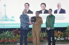 Kota Makassar Terima Penghargaan Dunia WRI Ross Center Prize