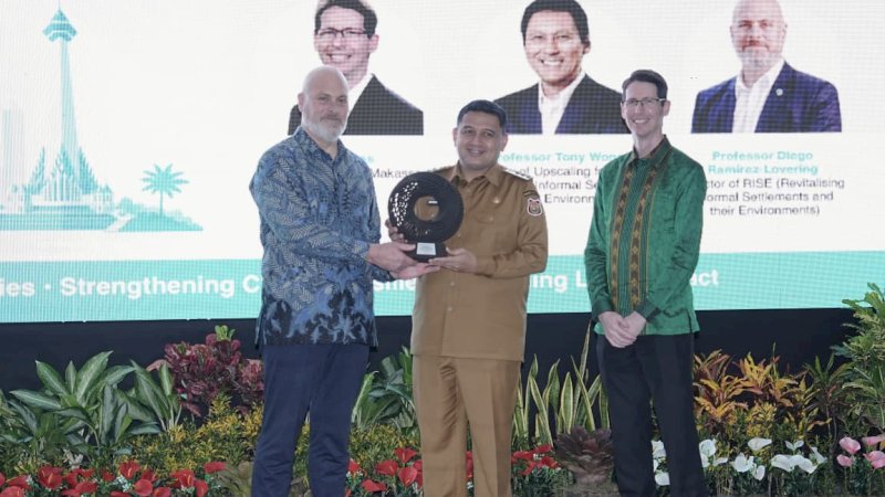 Kota Makassar Terima Penghargaan Dunia WRI Ross Center Prize