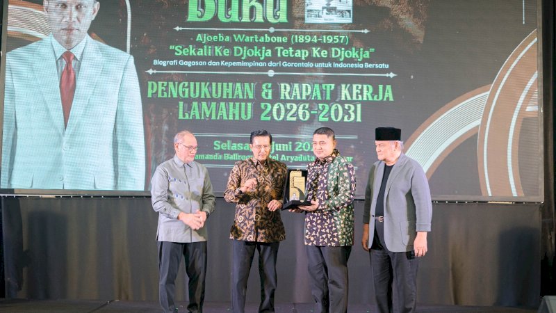 Kegiatan bedah buku yang mengulas perjalanan hidup, perjuangan, dan pemikiran Ajoeba Wartabone 