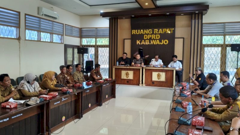 Soroti Keluhan Warga, DPRD Wajo Minta Pungutan Pengoporan Alas Hak Dihentikan
