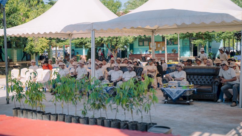 PT Vale Indonesia IGP Pomalaa Tanam Pohon Bersama Pelajar Kolaka