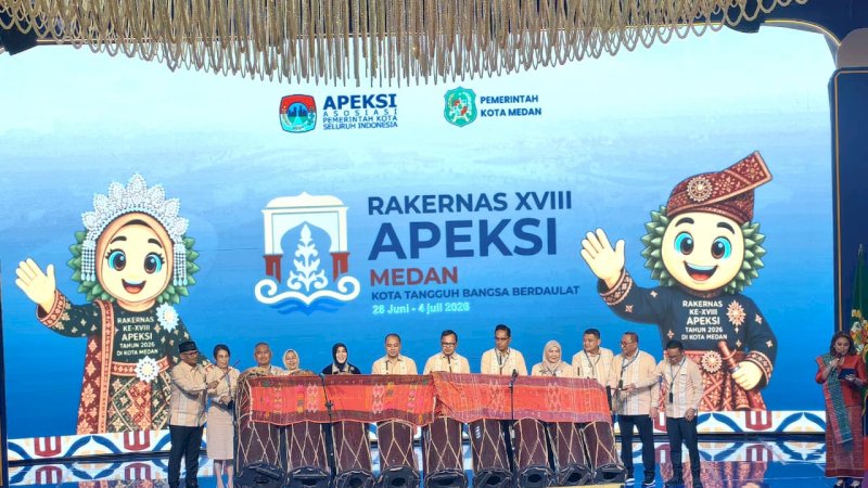 Tasming Hamid Serap Inovasi dan Transformasi Digital pada Rakernas APEKSI XVIII di Medan