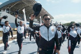 Wakil Wali Kota Parepare Terima Penghargaan di Pembukaan Porsenijar PGRI 2026