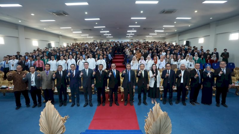 Otoritas Jasa Keuangan (OJK) terus memperluas jangkauan edukasi finansial ke lingkungan pondok pesantren dan akademisi. Langkah ini direalisasikan melalui penyelenggaraan Kuliah Umum Pasar Modal Syariah di Universitas Darussalam Gontor, Ponorogo, Jawa Timur