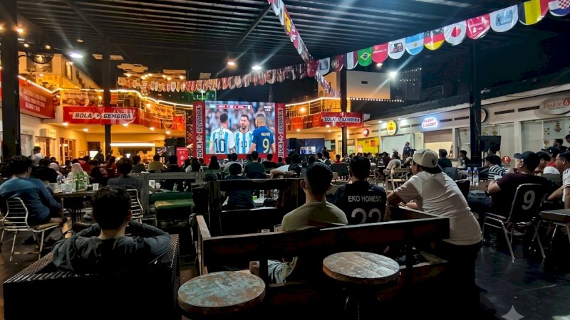 nobar ini merupakan ekstensi dari program Bola Gembira MAXStream TV. Melalui platform digital tersebut, Telkomsel memperluas jangkauan siaran agar masyarakat dapat menikmati hingga total 104 pertandingan Piala Dunia 2026 secara fleksibel, lengkap dengan sajian tayangan ulang (highlight) serta konten premium.