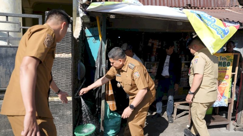 Appi Susuri Lorong di Wilayah Utara Cek Langsung Aliran Air PDAM di Permukiman Warga