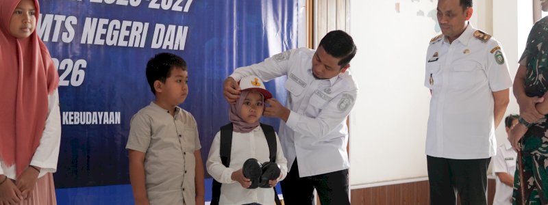 Tasming Hamid-Hermanto Realisasikan Janji Seragam Sekolah Gratis , Bantu Tekan  Beban Orang Tua di TA Baru 