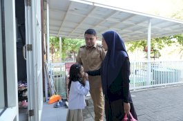 Antar Anak di Hari Pertama Sekolah, Appi Pantau MPLS di SD-SMP