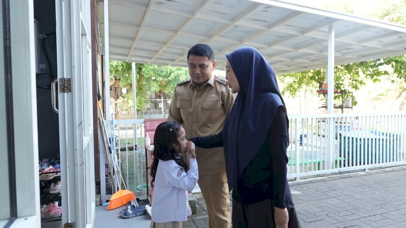 Antar Anak di Hari Pertama Sekolah, Appi Pantau MPLS di SD-SMP