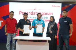 Telkomsel Perkuat Pembinaan Talenta Muda, Dukung Tim Futsal SMAN 8 Makassar Menuju Pentas Nasional