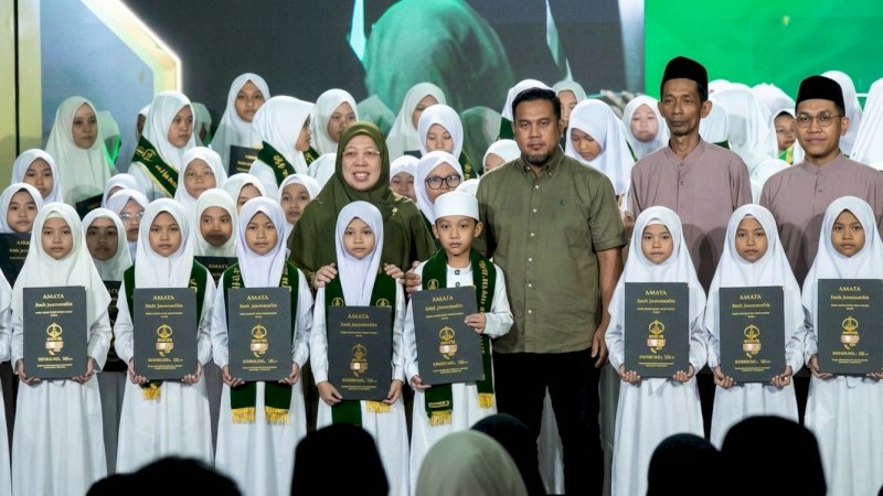 Ranu Harapan Islamic School (RHIS) melalui penyelenggaraan Wisuda Tahfidz Al-Qur'an 2026 di Sandeq Ballroom Claro Hotel Makassar, Jumat (17/7/2026).