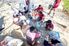 Gencarkan Gerakan Zero Sampah, Kecamatan Ujung Pandang Edukasi Warga Pulau Lae-Lae Pilah Sampah