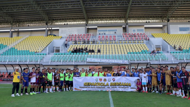 Diinisiasi PSSI dan Jurnalis , Pemkot Parepare Bersama Forkopimda Gelar Fun Football Jumat Sinergi 