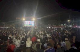 Wakil Ketua DPRD Bulukumba Apresiasi Pemutaran Film Unggulan TNI AD Saat Ribuan Masyarakat Nobar Piala Dunia