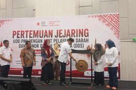 PMI Sulsel Perkuat Sinergi Jejaring Donor Darah, Apresiasi Pendonor Setia dengan Penghargaan