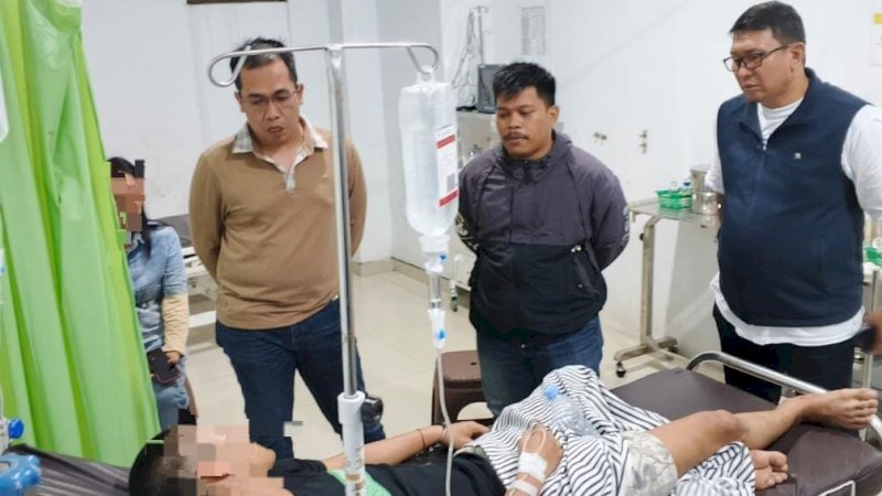 Kapolres Luwu Utara AKBP Nugraha Pamungkas (baju coklat) saat membesuk seorang tahanan Polres Luwu Utara