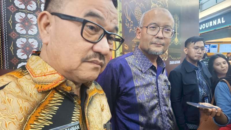 Gelaran Wastra Heritage Market 2026 menjadi ruang kolaborasi strategis antara generasi muda, pelaku UMKM, perancang busana, Bank Indonesia, serta Pemerintah Provinsi Sulawesi Selatan. 