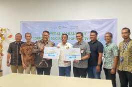 Bandara Sultan Hasanuddin Salurkan Bantuan Bibit Mangrove Program CSR