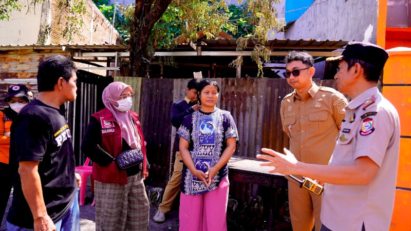 Kerja Cepat Kepala BPBD Makassar Pimpin Langsung Penyaluran Material Bangunan Korban Kebakaran