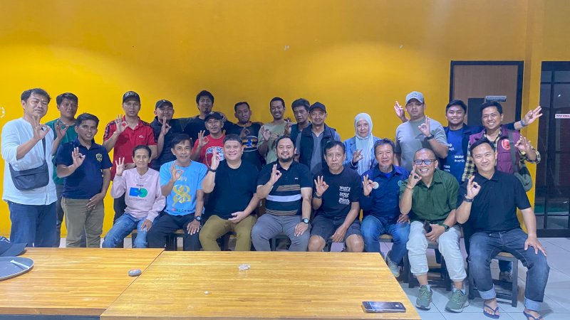 ketua klub dan tokoh pemerhati cabang olahraga sepatu roda Sulawesi Selatan menggelar pertemuan khusus di Kampung Kuliner Pettarani, Makassar, pada Selasa (4/8/2026).