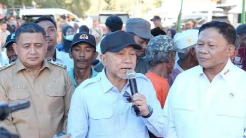 Menteri Koordinator Bidang Pangan Zulkifli Hasan bersama walikota Makassar Munafri Arifuddin