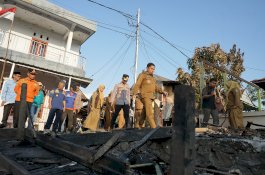 Korban Kebakaran Sumur Jodoh Terima Bantuan, Tasming Hamid Ajak Perkuat Semangat Gotong Royong